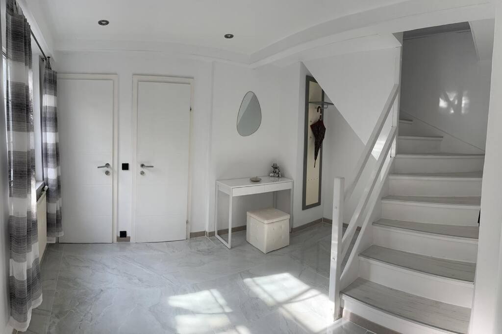 Outlet Center House, Pool-Jacuzzi-Garden-Sundeck Villa Parndorf Buitenkant foto